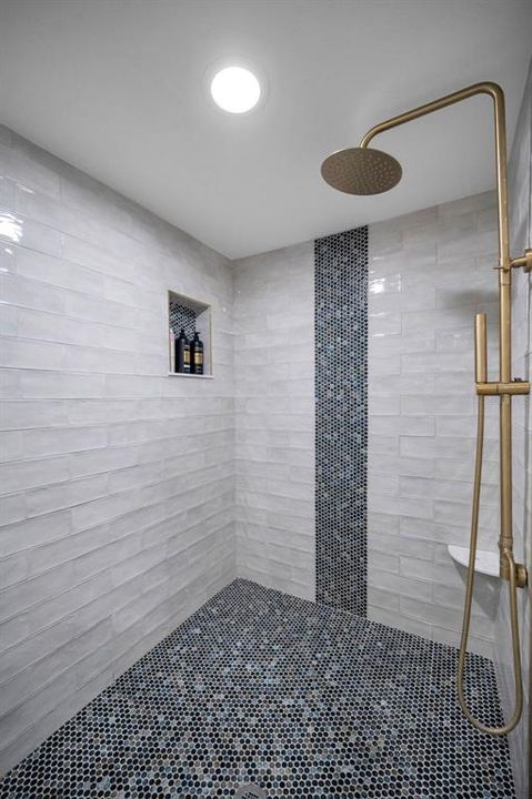 На продажу: $1,890,000 (6 спален, 0 ванн, 3060 Квадратных фут)