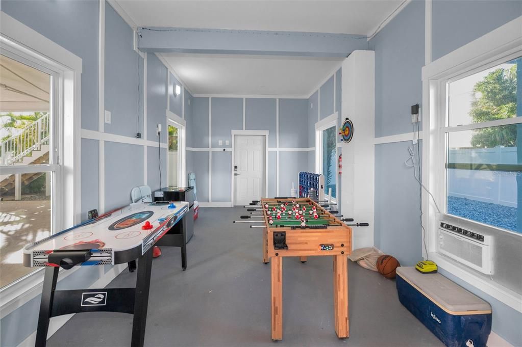 На продажу: $1,890,000 (6 спален, 0 ванн, 3060 Квадратных фут)