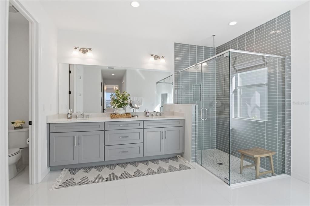 En Venta: $889,700 (4 camas, 3 baños, 2836 Pies cuadrados)