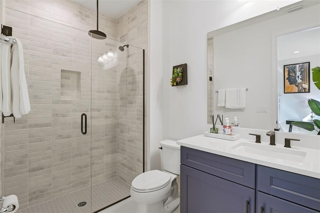 En Venta: $889,700 (4 camas, 3 baños, 2836 Pies cuadrados)