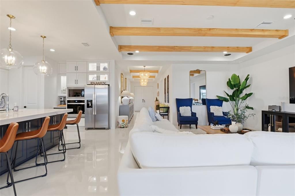 En Venta: $889,700 (4 camas, 3 baños, 2836 Pies cuadrados)