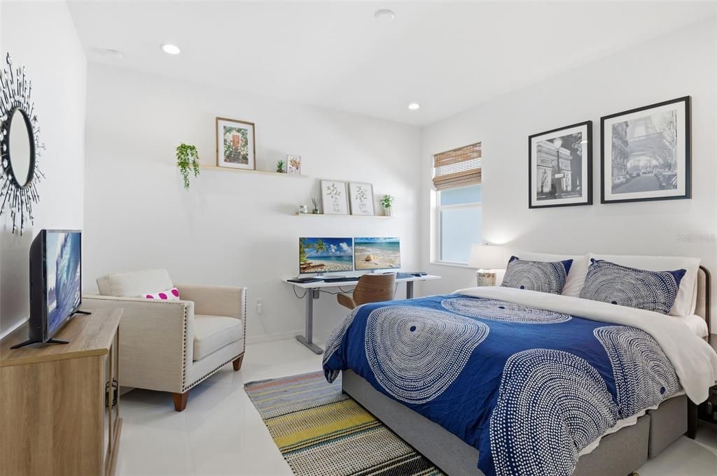 En Venta: $889,700 (4 camas, 3 baños, 2836 Pies cuadrados)