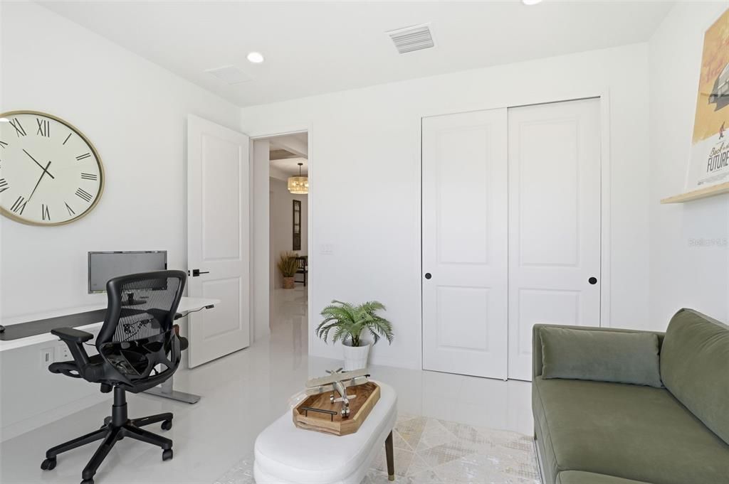 En Venta: $889,700 (4 camas, 3 baños, 2836 Pies cuadrados)