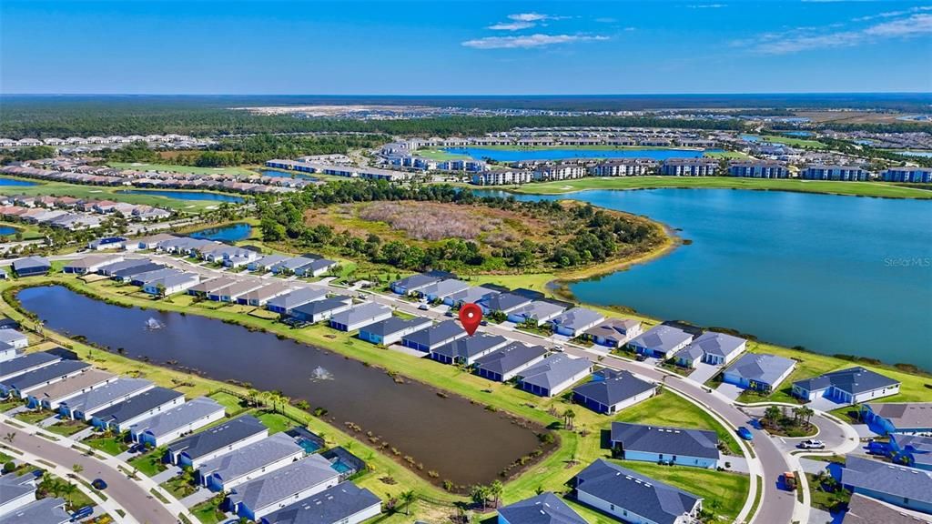 En Venta: $889,700 (4 camas, 3 baños, 2836 Pies cuadrados)