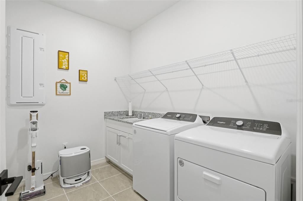 En Venta: $889,700 (4 camas, 3 baños, 2836 Pies cuadrados)