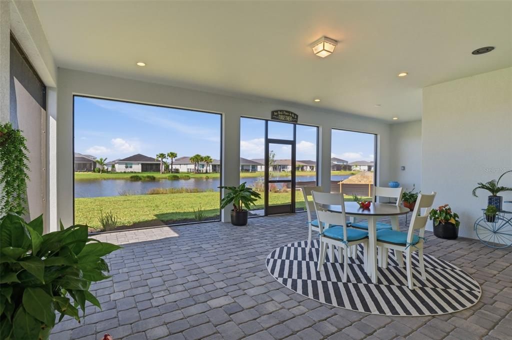 En Venta: $889,700 (4 camas, 3 baños, 2836 Pies cuadrados)