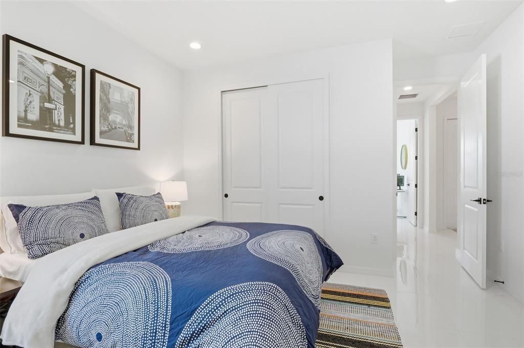 En Venta: $889,700 (4 camas, 3 baños, 2836 Pies cuadrados)