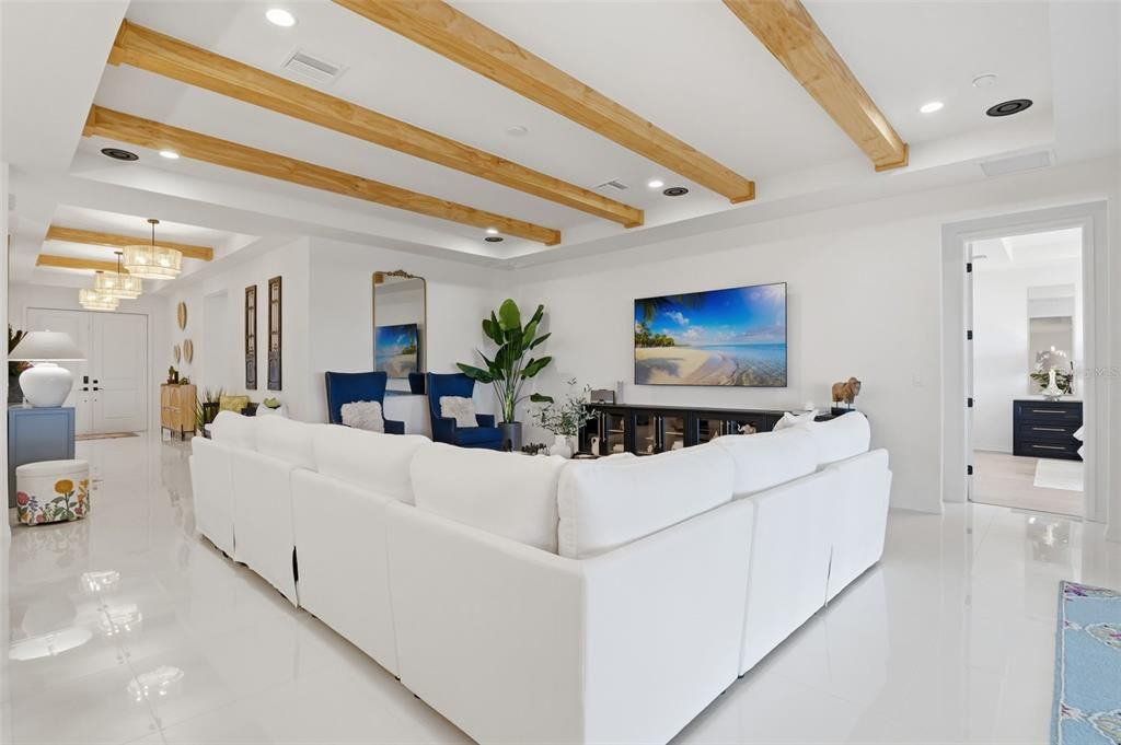 En Venta: $889,700 (4 camas, 3 baños, 2836 Pies cuadrados)