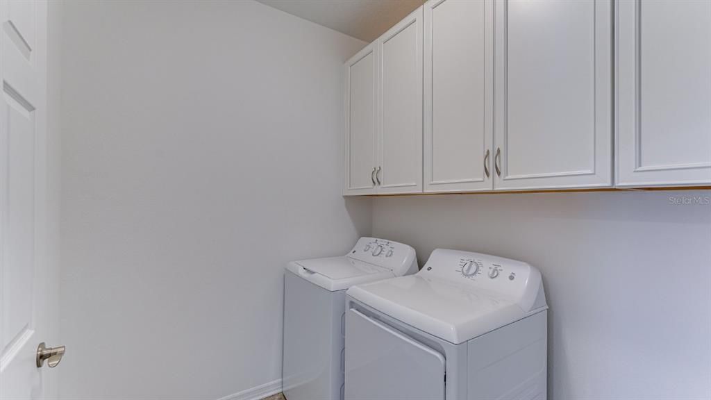 Active With Contract: $2,395 (3 beds, 2 baths, 1910 Square Feet)