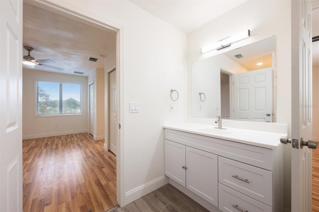 For Sale: $499,000 (6 beds, 4 baths, 2660 Square Feet)