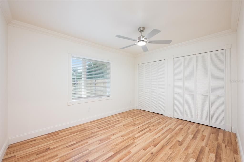 For Sale: $499,000 (6 beds, 4 baths, 2660 Square Feet)