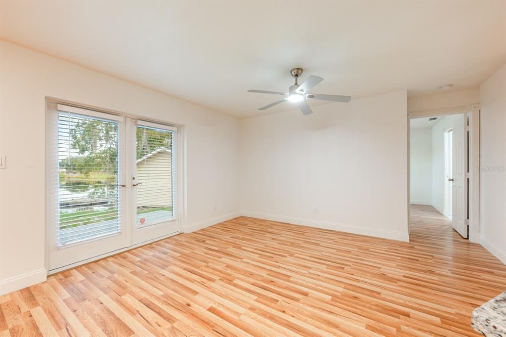 For Sale: $499,000 (6 beds, 4 baths, 2660 Square Feet)