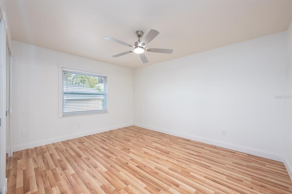 For Sale: $499,000 (6 beds, 4 baths, 2660 Square Feet)