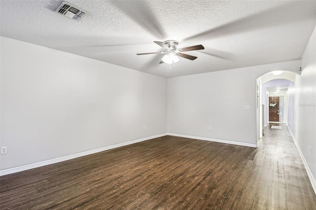 En Venta: $187,500 (2 camas, 2 baños, 1561 Pies cuadrados)