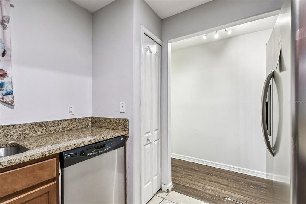 En Venta: $187,500 (2 camas, 2 baños, 1561 Pies cuadrados)