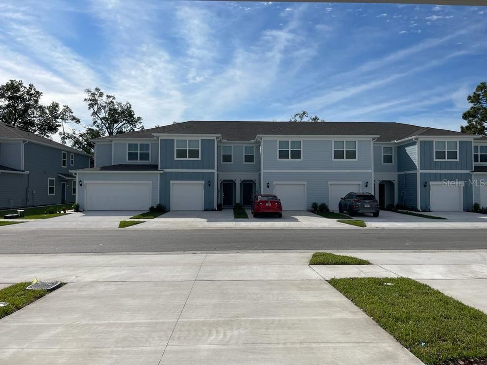 出租: $2,600 (3 贝兹, 2 浴室, 1907 平方英尺)