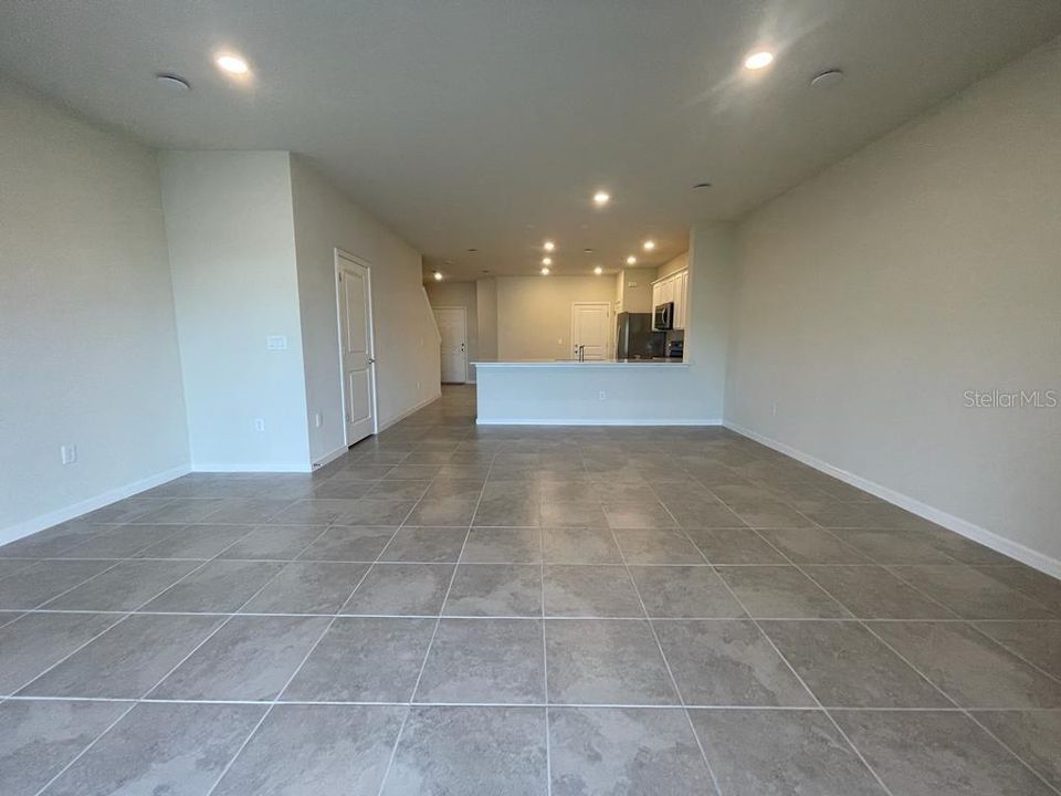 出租: $2,600 (3 贝兹, 2 浴室, 1907 平方英尺)