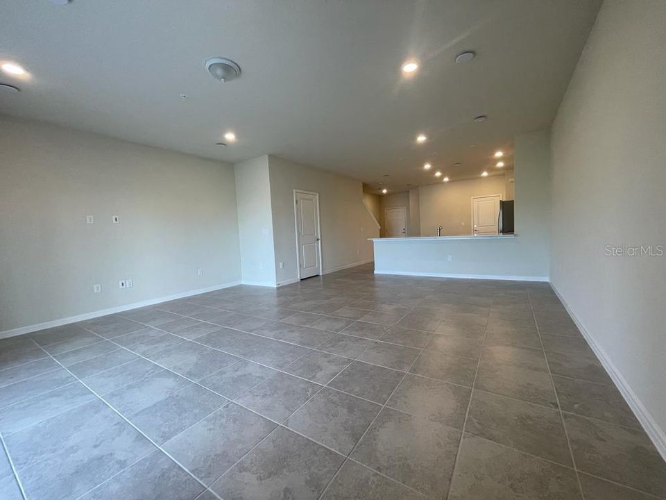 出租: $2,600 (3 贝兹, 2 浴室, 1907 平方英尺)