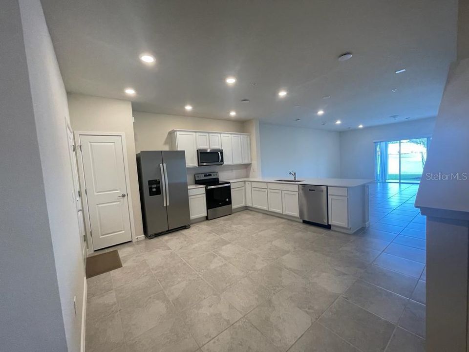 出租: $2,600 (3 贝兹, 2 浴室, 1907 平方英尺)