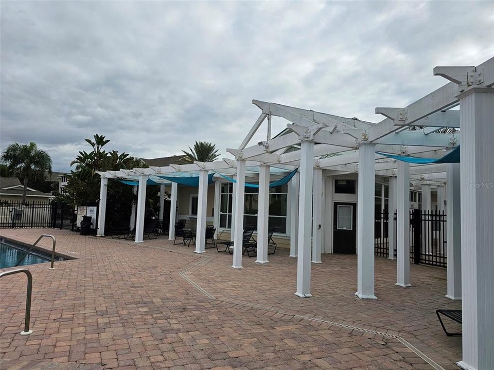 出租: $1,525 (2 贝兹, 1 浴室, 1008 平方英尺)