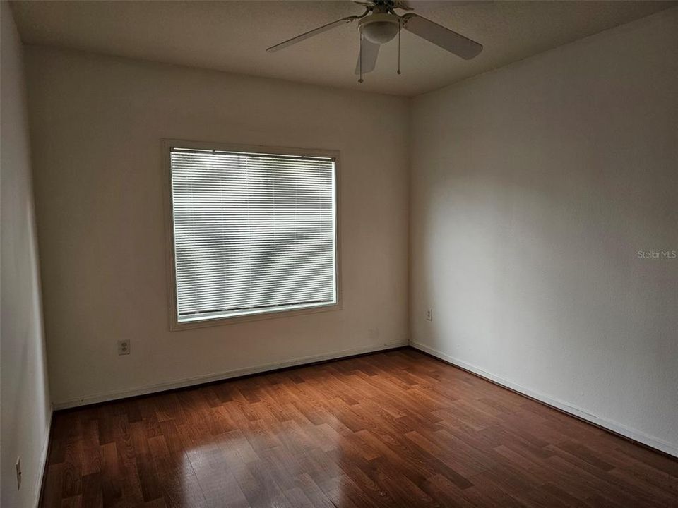 出租: $1,525 (2 贝兹, 1 浴室, 1008 平方英尺)