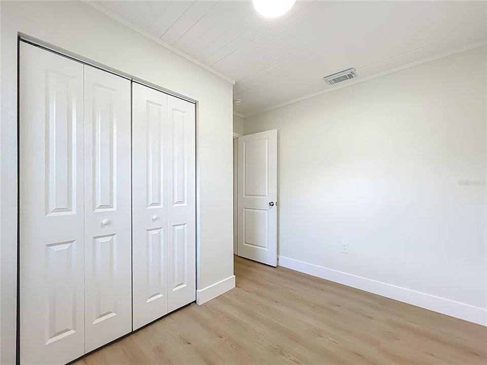 На продажу: $169,999 (2 спален, 1 ванн, 784 Квадратных фут)