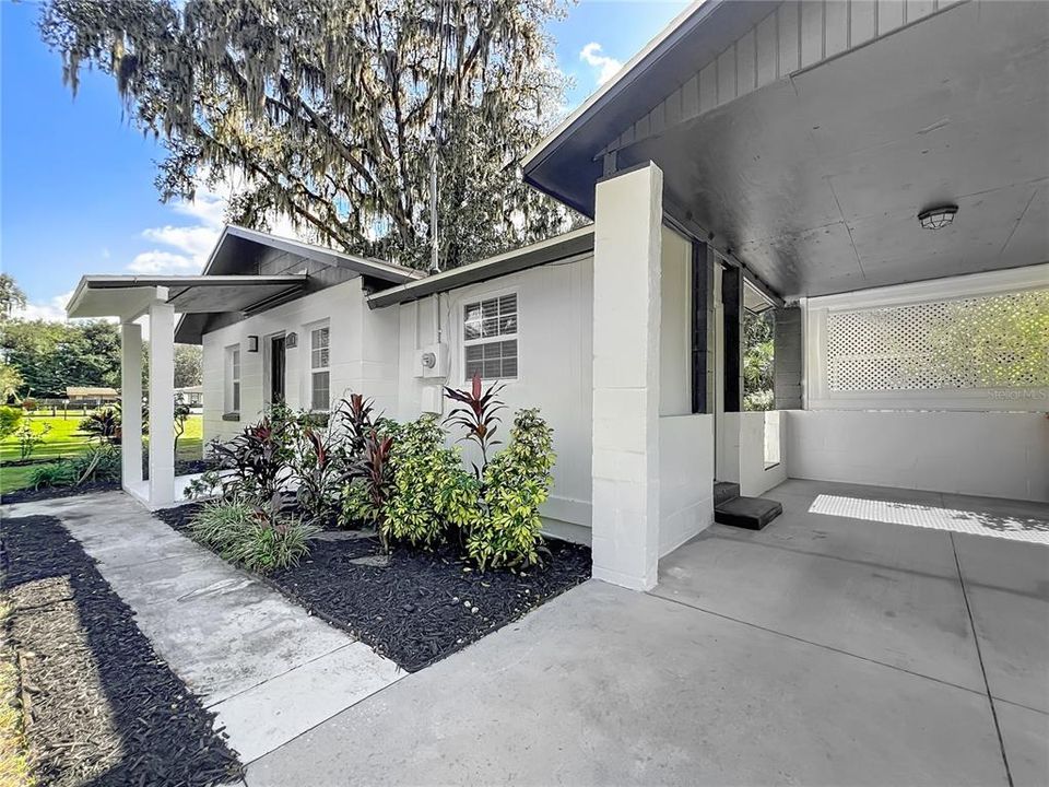 На продажу: $169,999 (2 спален, 1 ванн, 784 Квадратных фут)