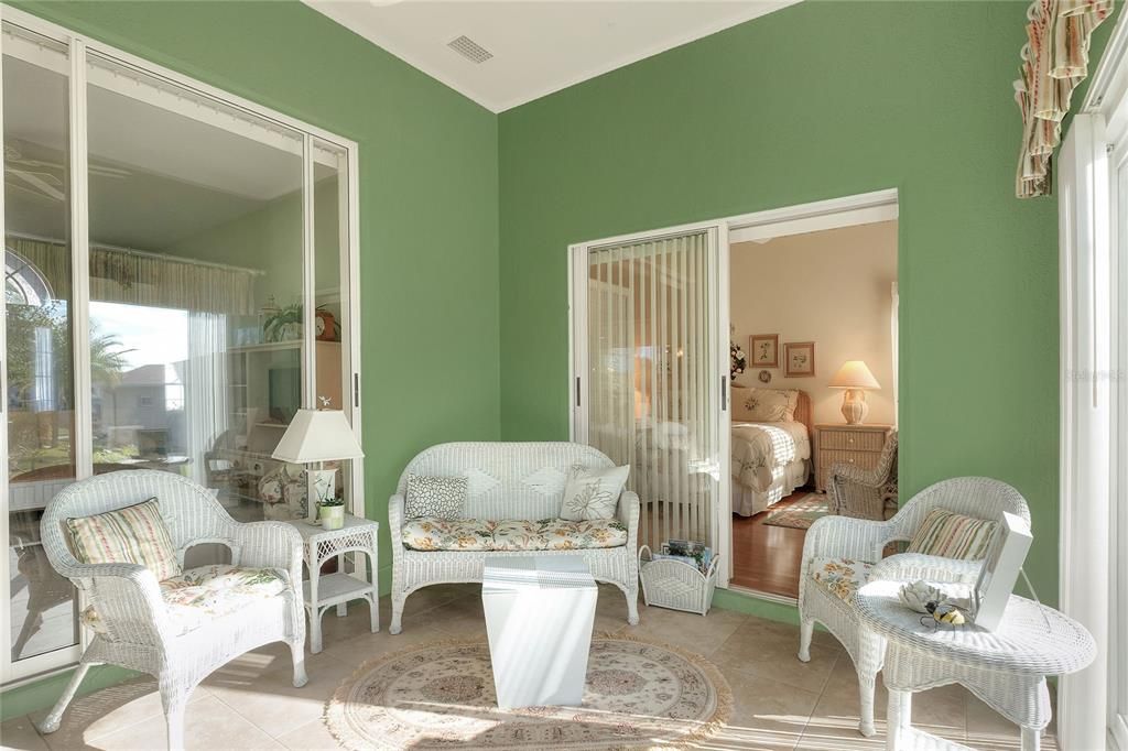 Activo con contrato: $274,000 (2 camas, 2 baños, 1572 Pies cuadrados)