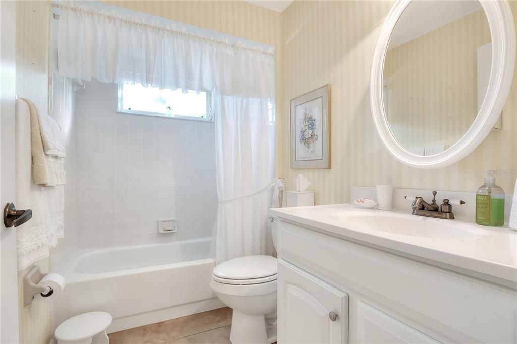 Activo con contrato: $274,000 (2 camas, 2 baños, 1572 Pies cuadrados)