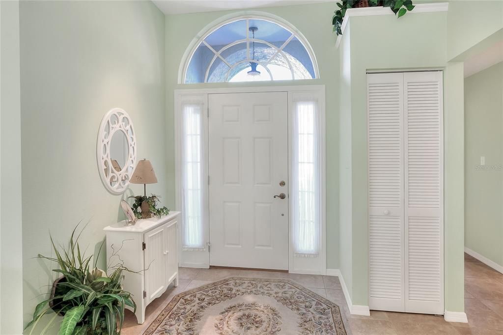 Activo con contrato: $274,000 (2 camas, 2 baños, 1572 Pies cuadrados)