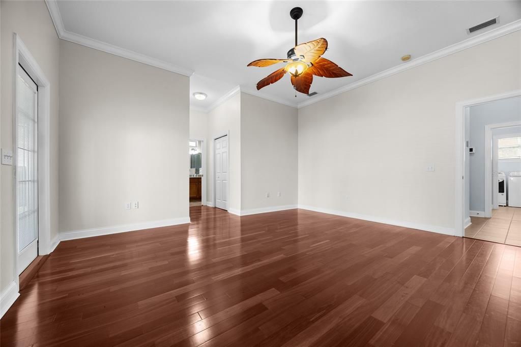 For Sale: $375,000 (3 beds, 2 baths, 1922 Square Feet)