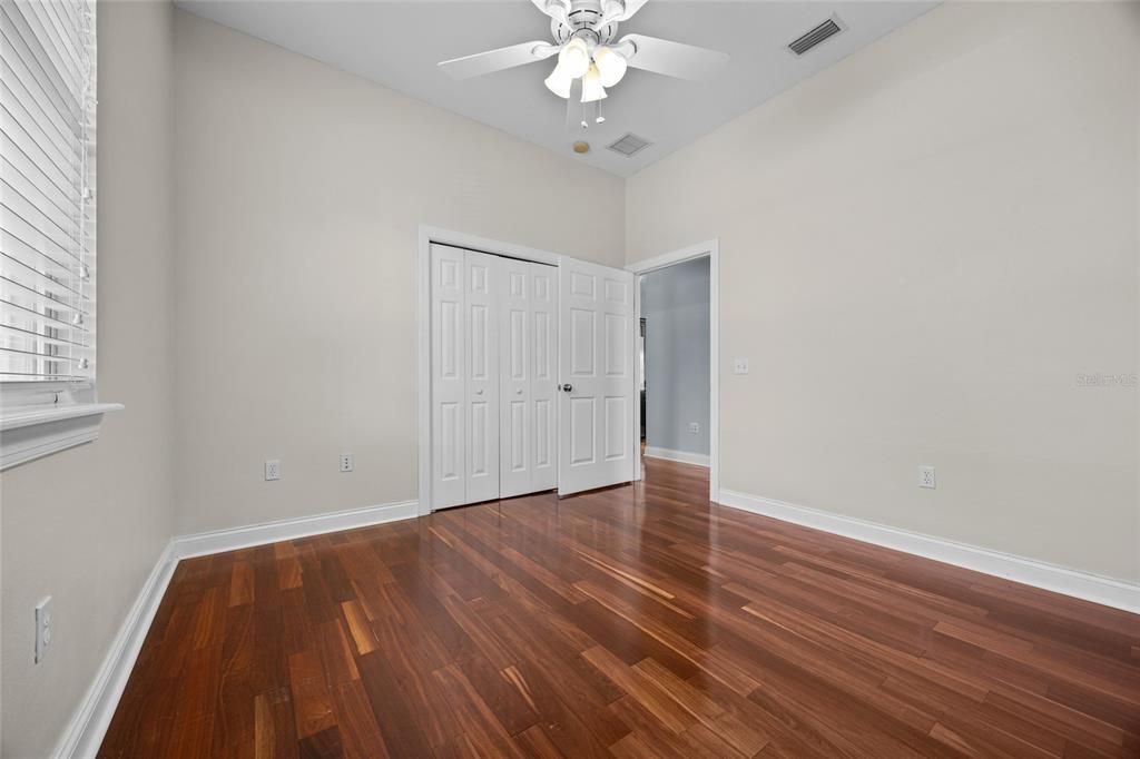 For Sale: $375,000 (3 beds, 2 baths, 1922 Square Feet)