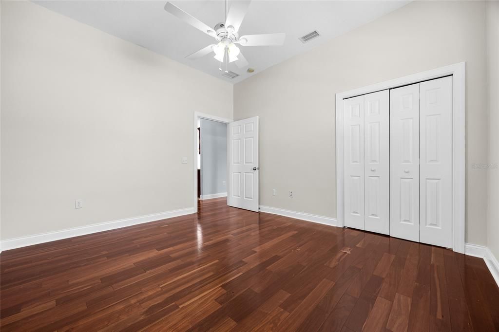 For Sale: $375,000 (3 beds, 2 baths, 1922 Square Feet)