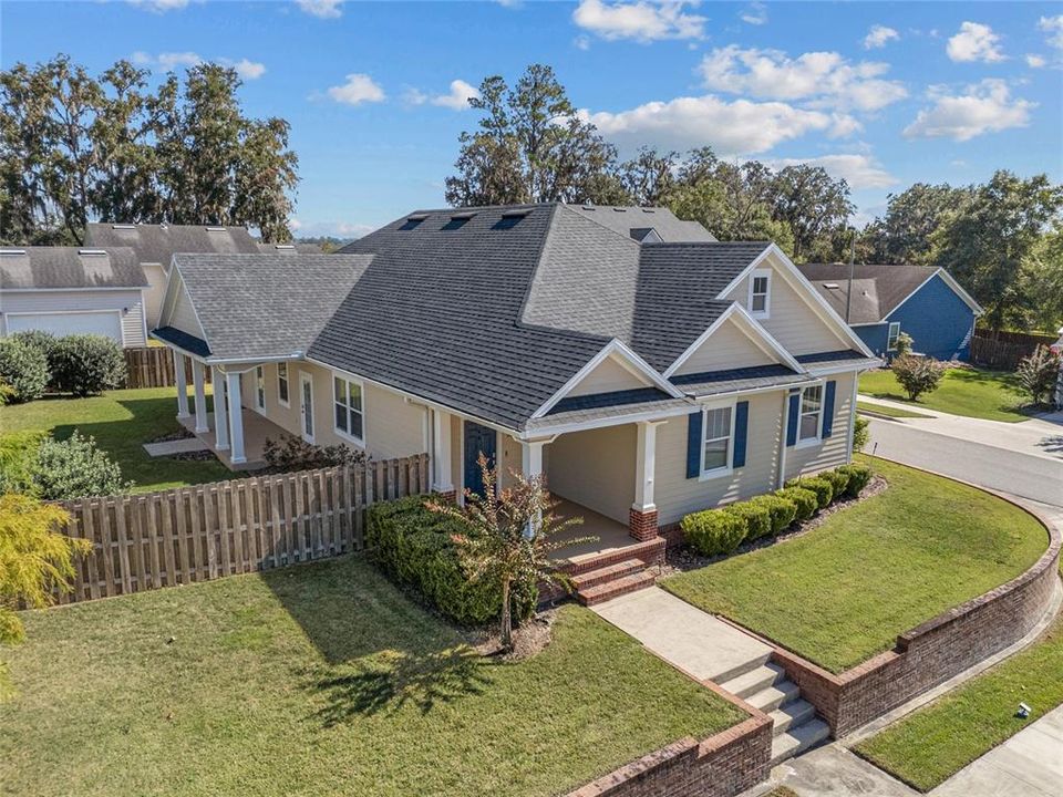 For Sale: $375,000 (3 beds, 2 baths, 1922 Square Feet)