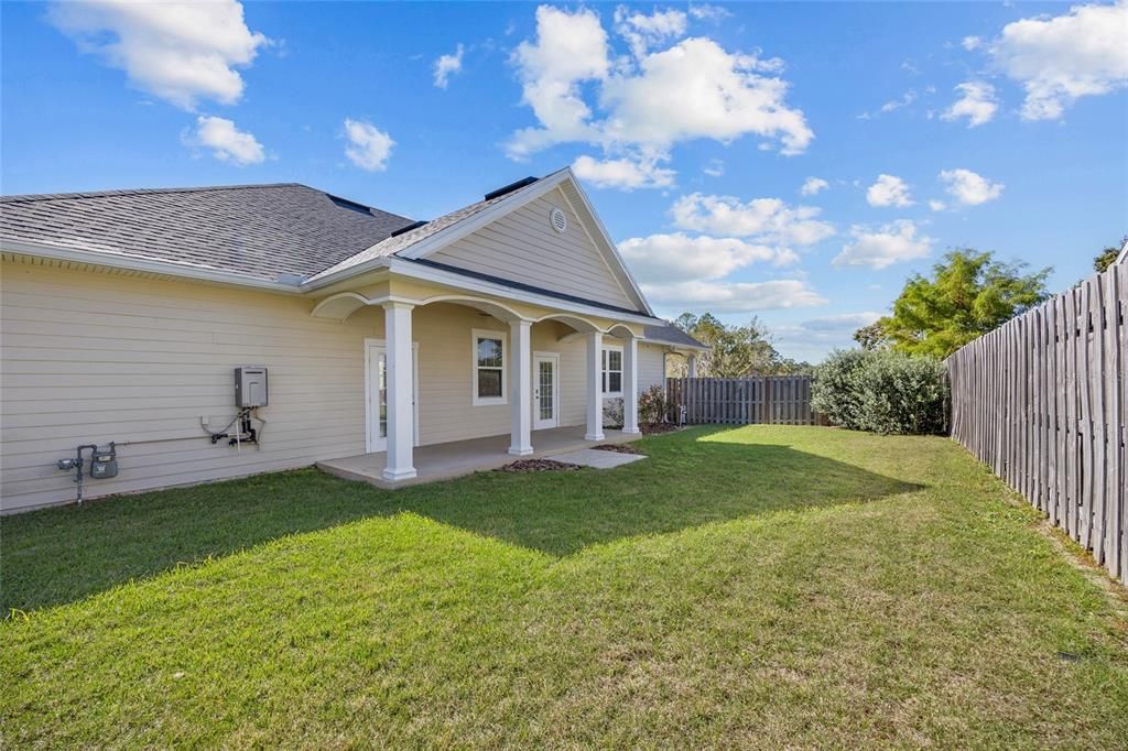 For Sale: $375,000 (3 beds, 2 baths, 1922 Square Feet)