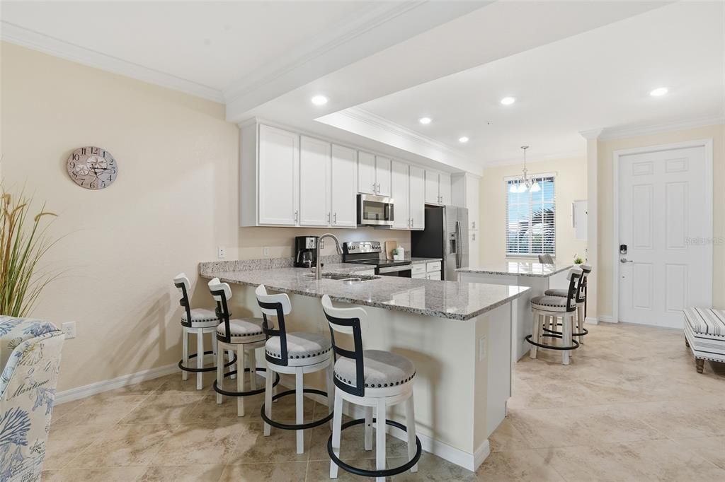 Под контрактом: $225,000 (2 спален, 2 ванн, 1194 Квадратных фут)