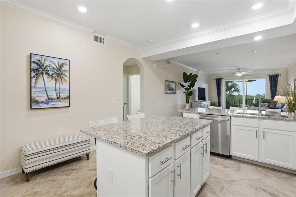 Под контрактом: $225,000 (2 спален, 2 ванн, 1194 Квадратных фут)