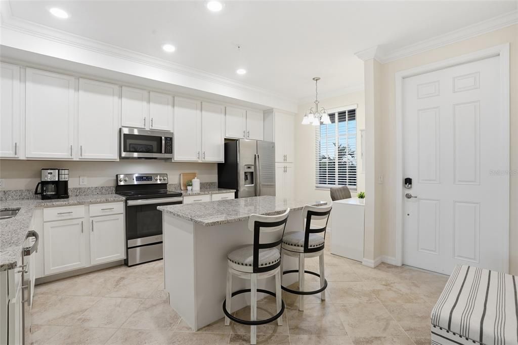 Под контрактом: $225,000 (2 спален, 2 ванн, 1194 Квадратных фут)