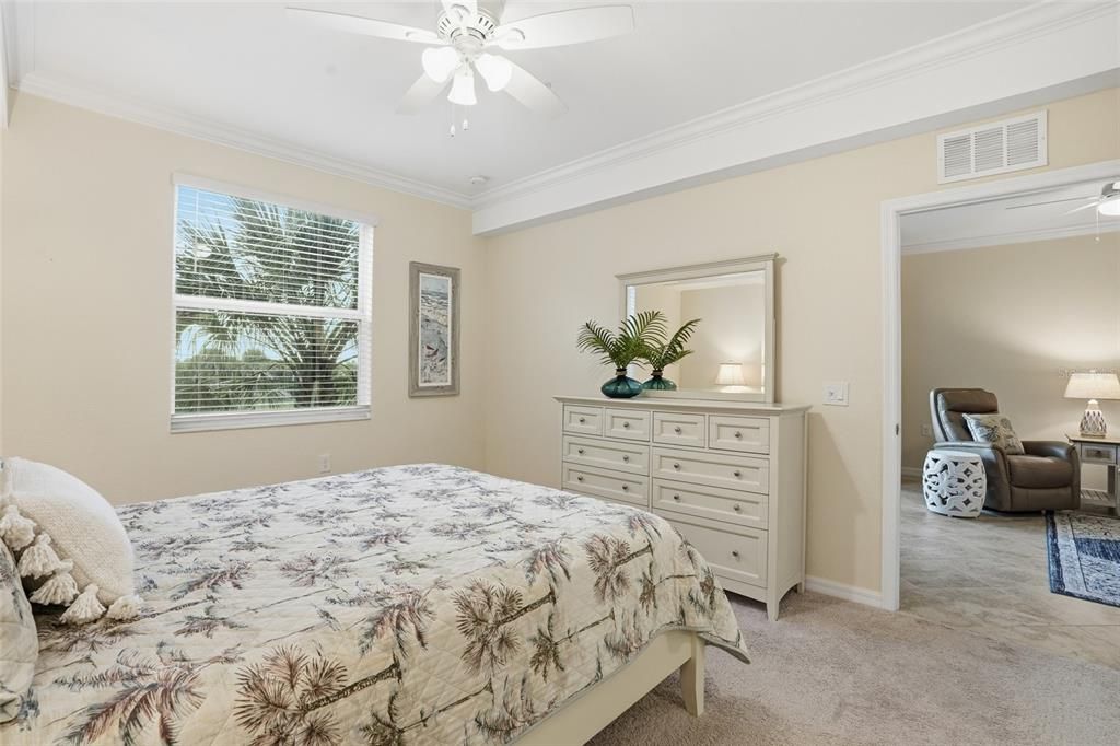 Под контрактом: $225,000 (2 спален, 2 ванн, 1194 Квадратных фут)