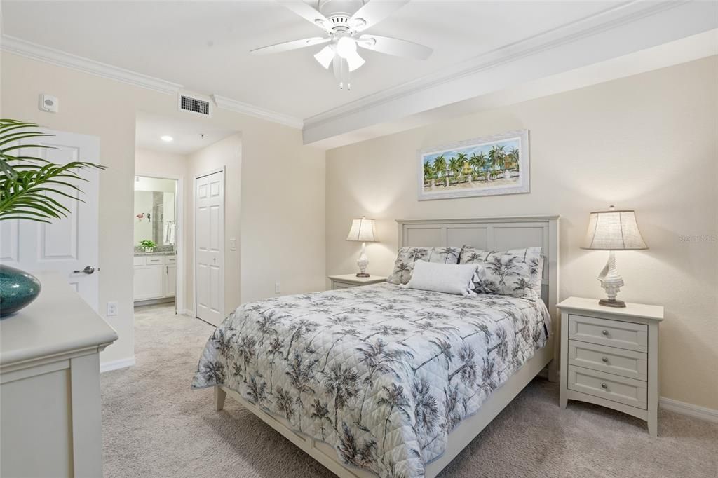 Под контрактом: $225,000 (2 спален, 2 ванн, 1194 Квадратных фут)