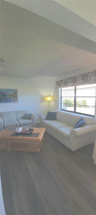 На продажу: $258,900 (2 спален, 2 ванн, 1346 Квадратных фут)