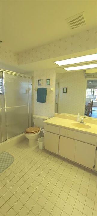 На продажу: $258,900 (2 спален, 2 ванн, 1346 Квадратных фут)