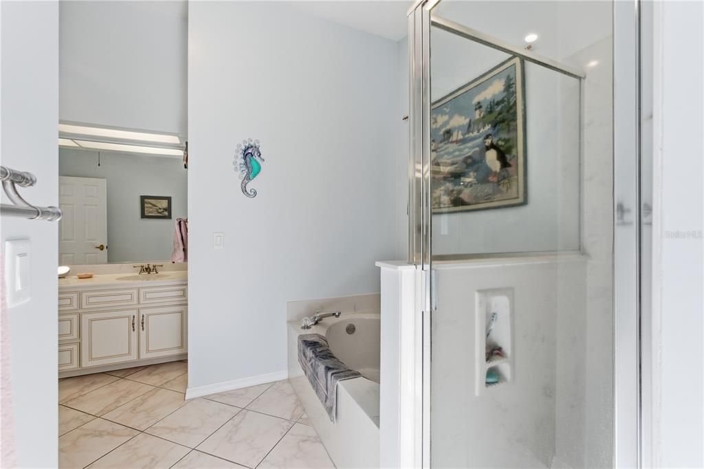 For Sale: $405,000 (3 beds, 2 baths, 1792 Square Feet)