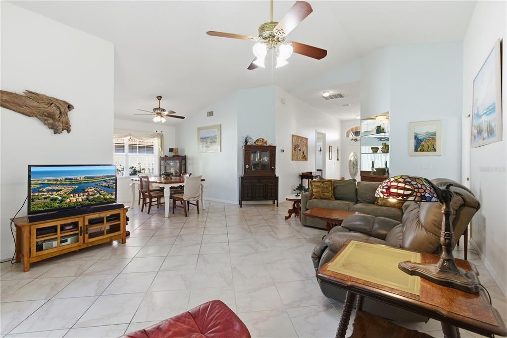 For Sale: $405,000 (3 beds, 2 baths, 1792 Square Feet)