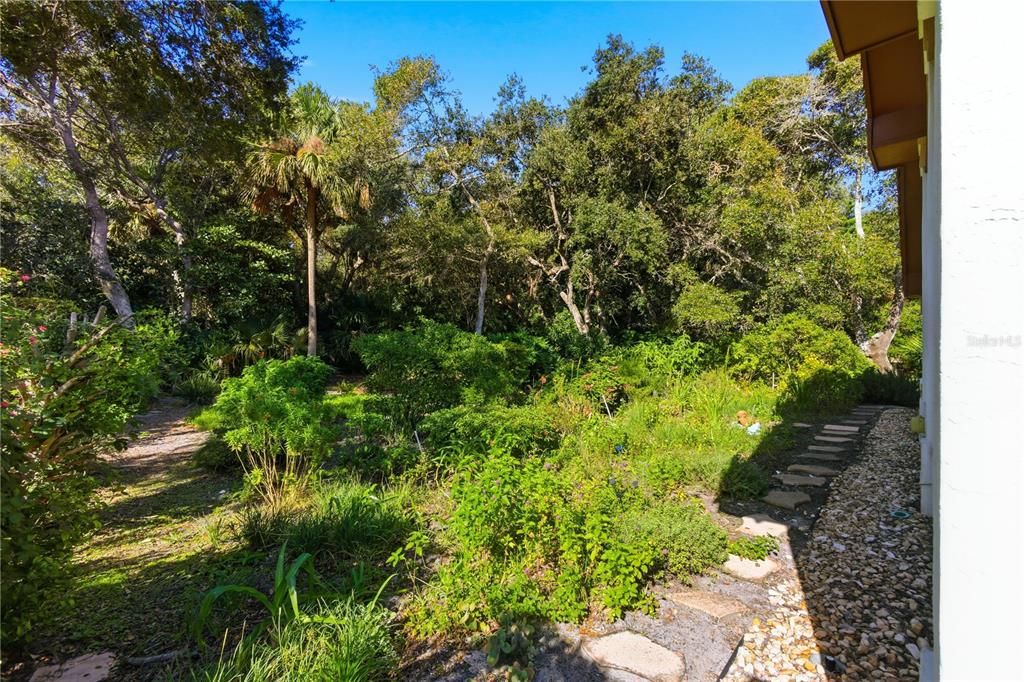 For Sale: $405,000 (3 beds, 2 baths, 1792 Square Feet)