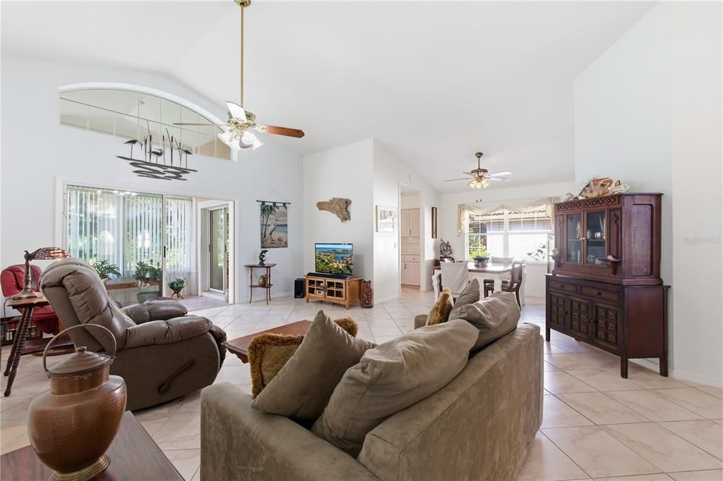 For Sale: $405,000 (3 beds, 2 baths, 1792 Square Feet)