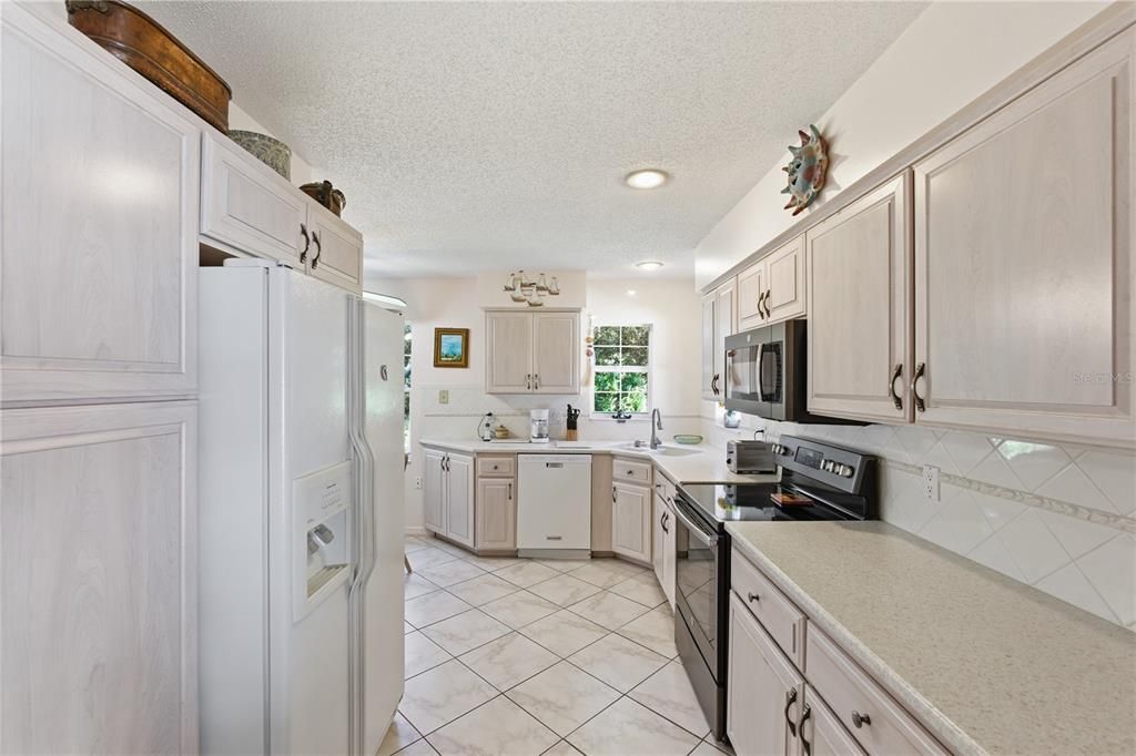 For Sale: $405,000 (3 beds, 2 baths, 1792 Square Feet)