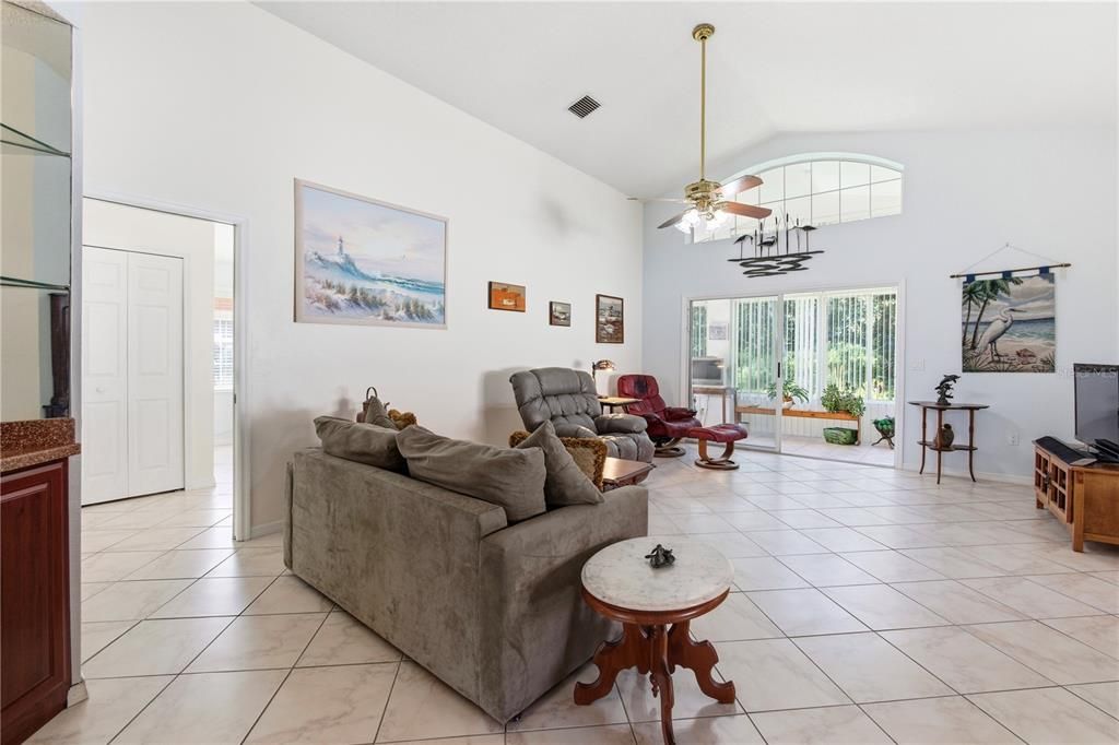 For Sale: $405,000 (3 beds, 2 baths, 1792 Square Feet)