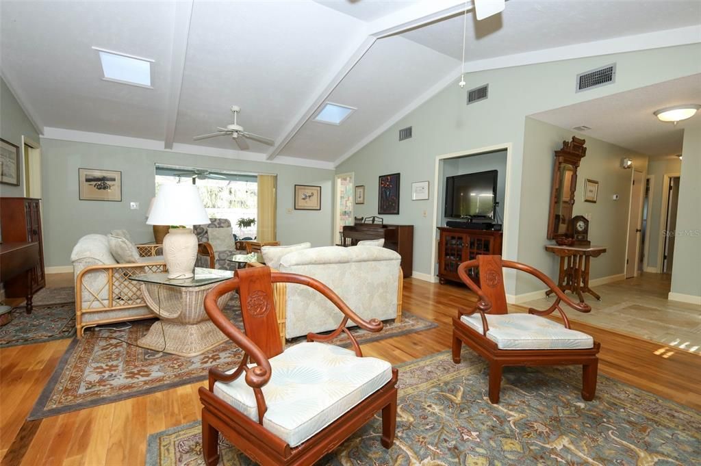 На продажу: $450,000 (3 спален, 2 ванн, 1602 Квадратных фут)