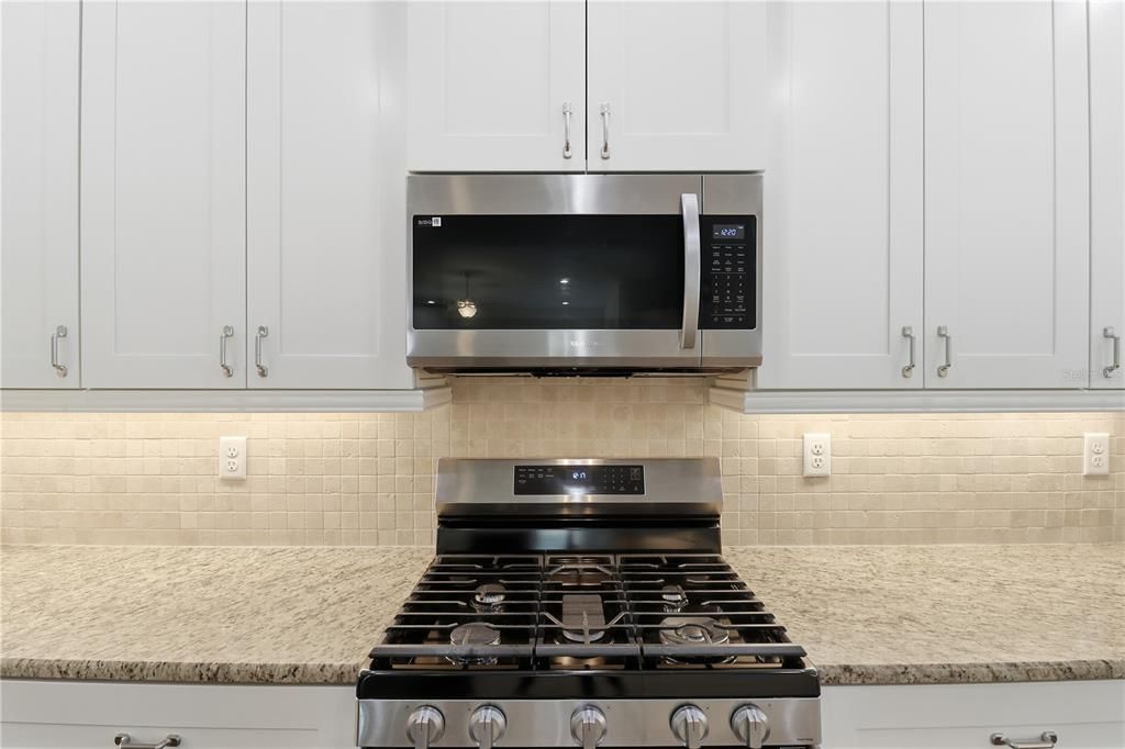 En Venta: $369,900 (3 camas, 2 baños, 1738 Pies cuadrados)